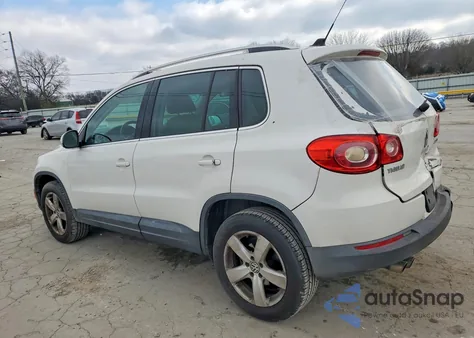 2010 Volkswagen Tiguan S from USA, damaged, VIN WVGAV7AX6AW531904